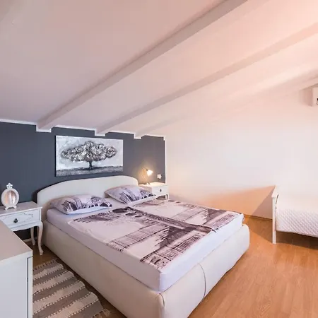 Mlikota Apartment Dramalj