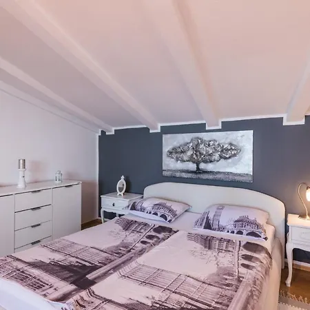 Apartament Mlikota